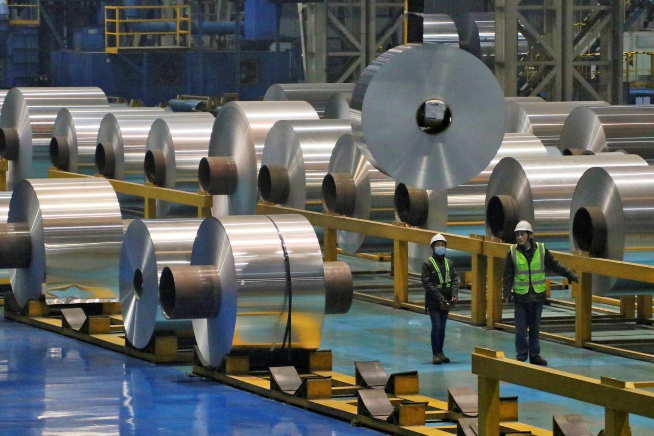FILE PHOTO: China September aluminium output up amid robust demand