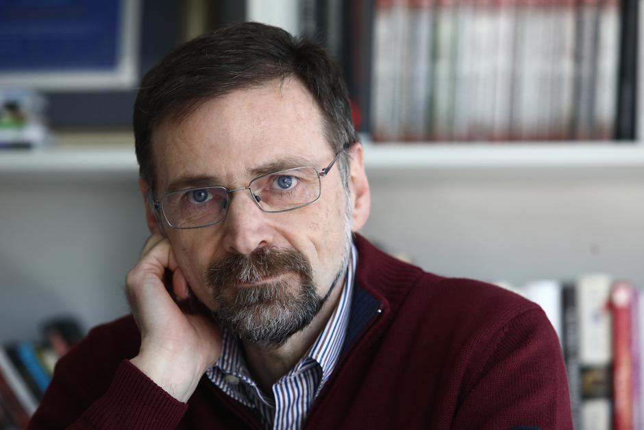 Marijan Herak, profesor na Geofizičkom odsjeku Prirodoslovno-matematičkog fakulteta u Zagrebu