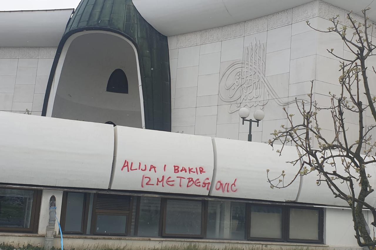 Grafiti na zagrebačkoj džamiji