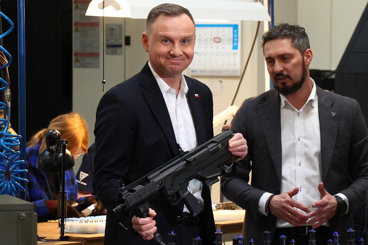 Polish President Duda visits arms factory in Radom