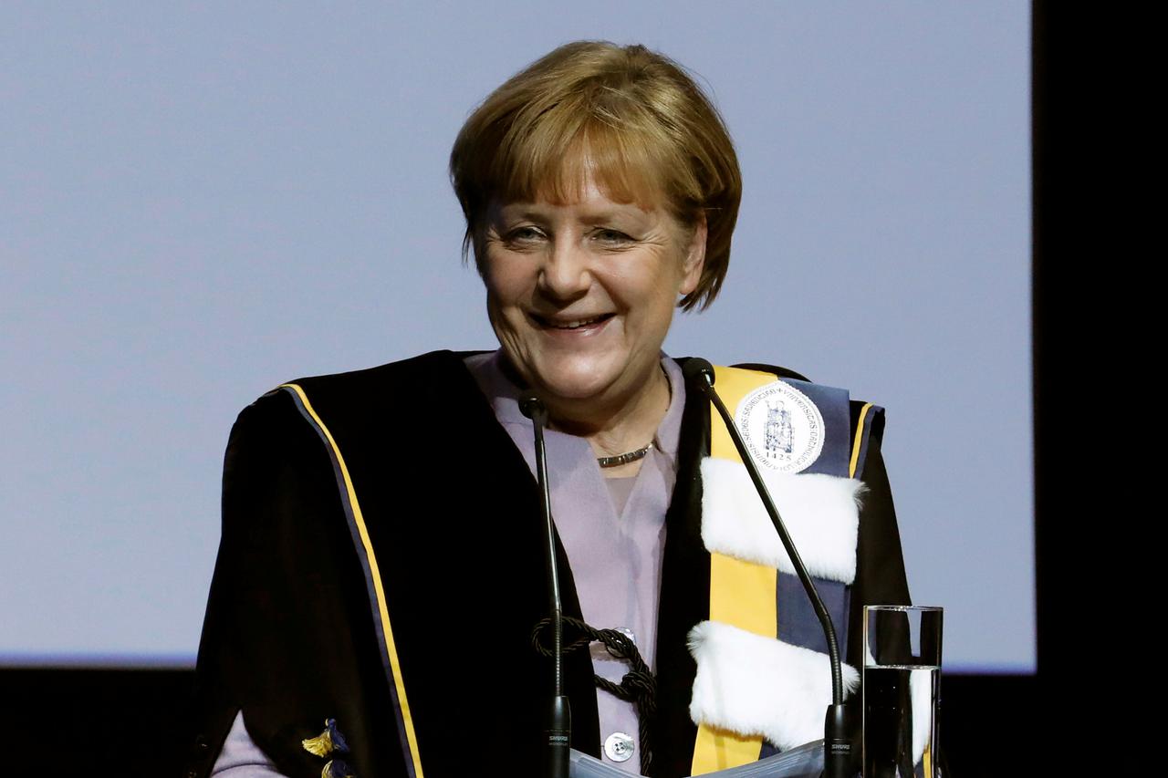 Najbolji odnos prema desnim populistima je predstaviti smirene i na činjenicama zasnovane odgovore, kaže Merkel