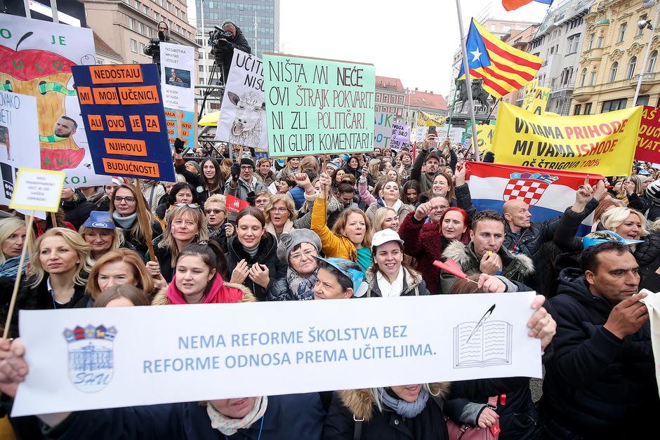 Prosvjed prosvjetara u Zagrebu