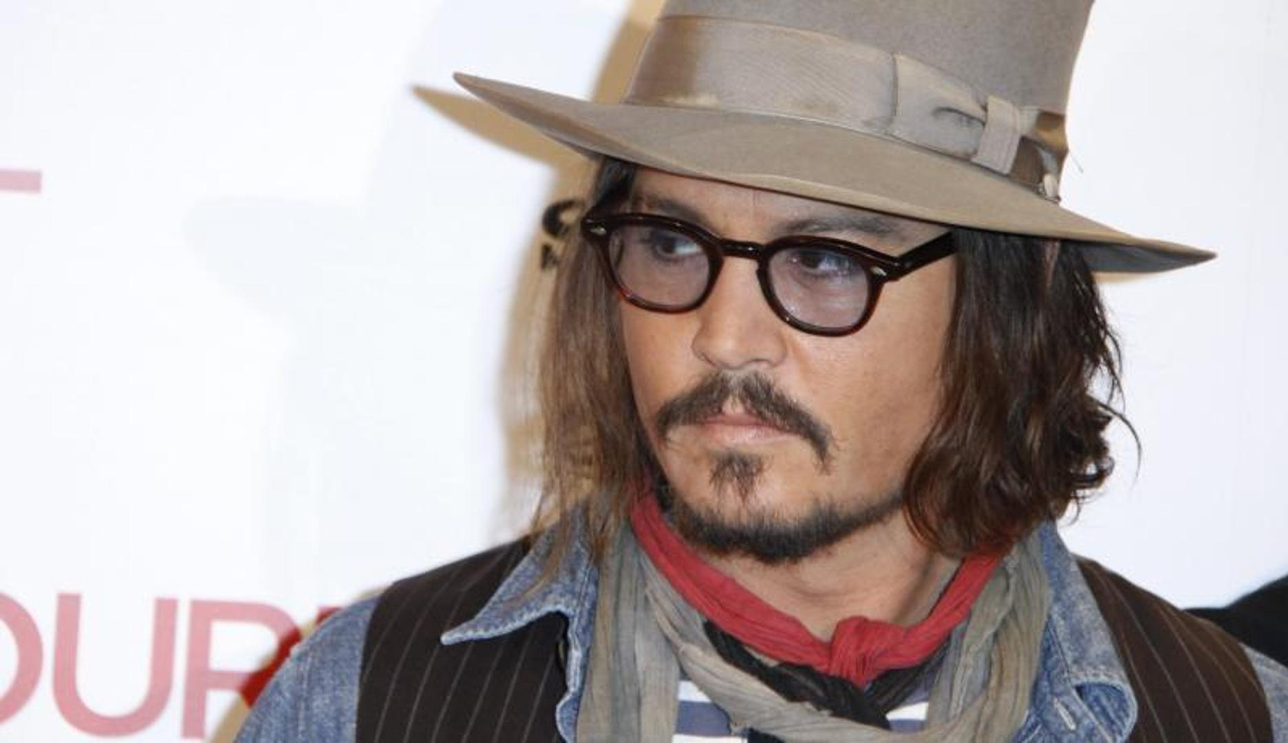 Slavni glumac Johnny Depp javnost je "počastio" šokantnim priznanjima o svom privatnom životu, ali i situacijama na filmskom setu u intervjuu za Rolling Stone. 