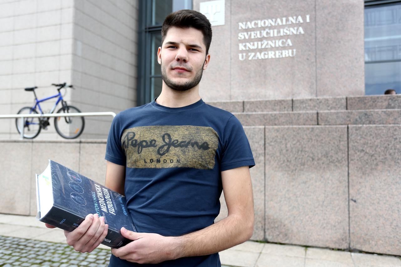 Luka Knezović, jedan od pokretača peticije za produljeno radno vrijeme NSK