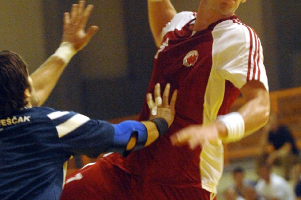 'sport......zagreb......23.09.2009. preva rukometna liga, dubrava - medvescak, luka sokolic (3)  Photo: Renato Brandjolica/vecernji list'