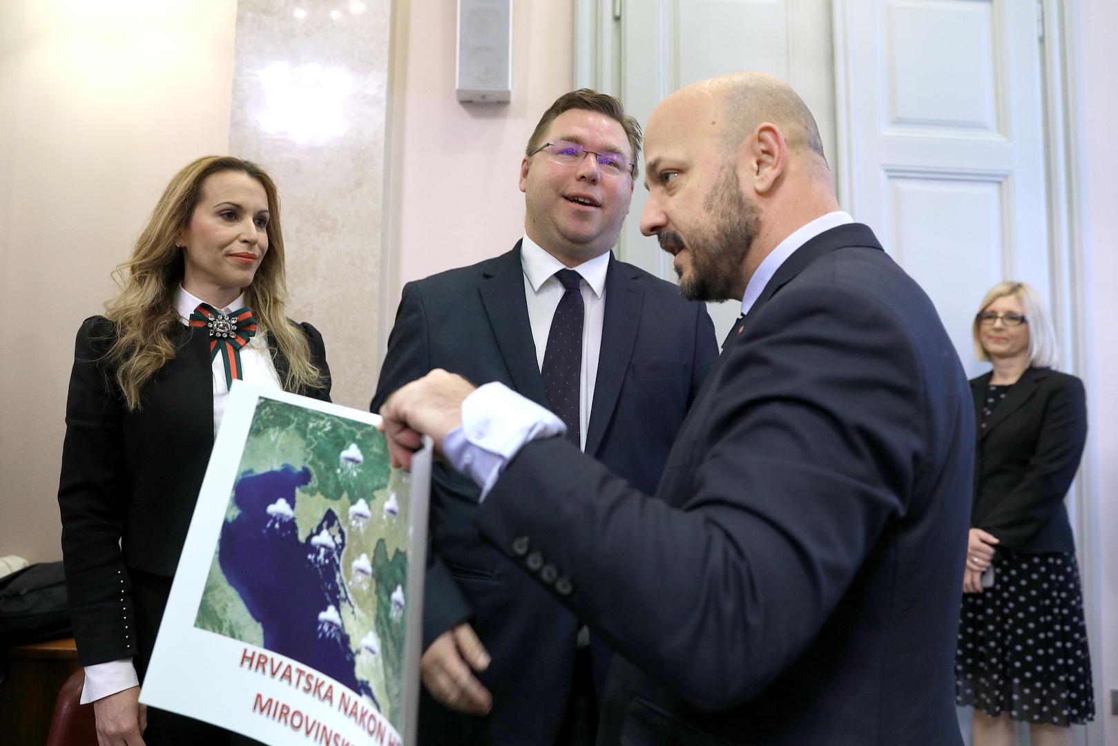Ministar Pavić odbio je Marasov dar. 