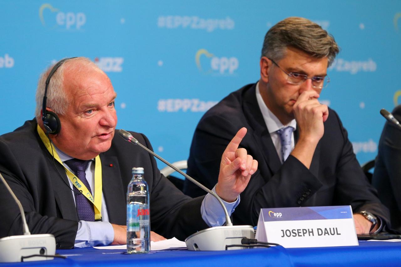Joseph Daul na kongresu Europske pučke stranke u Zagrebu