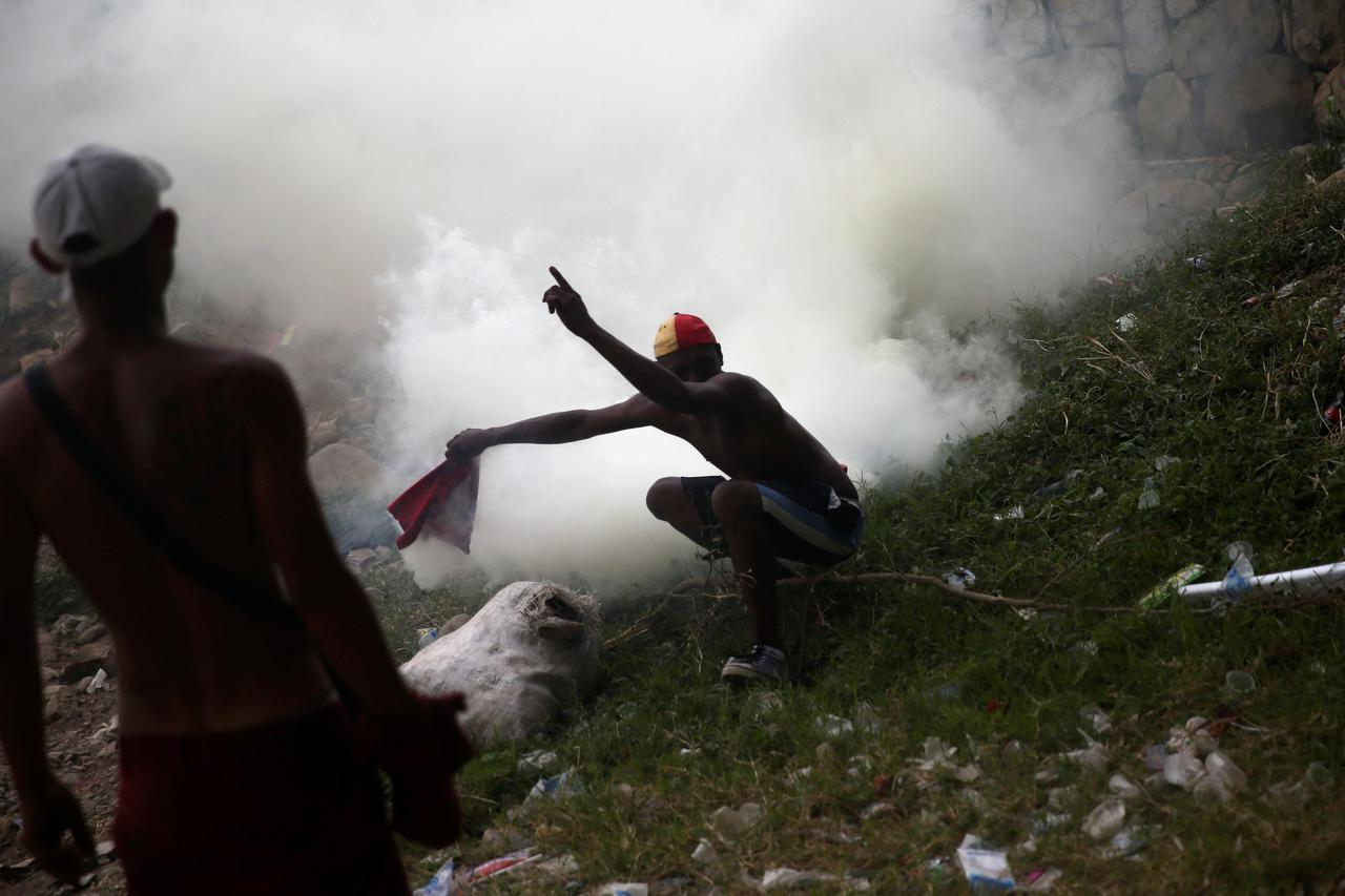 Neredi na granici između Kolumbije i Venezuele