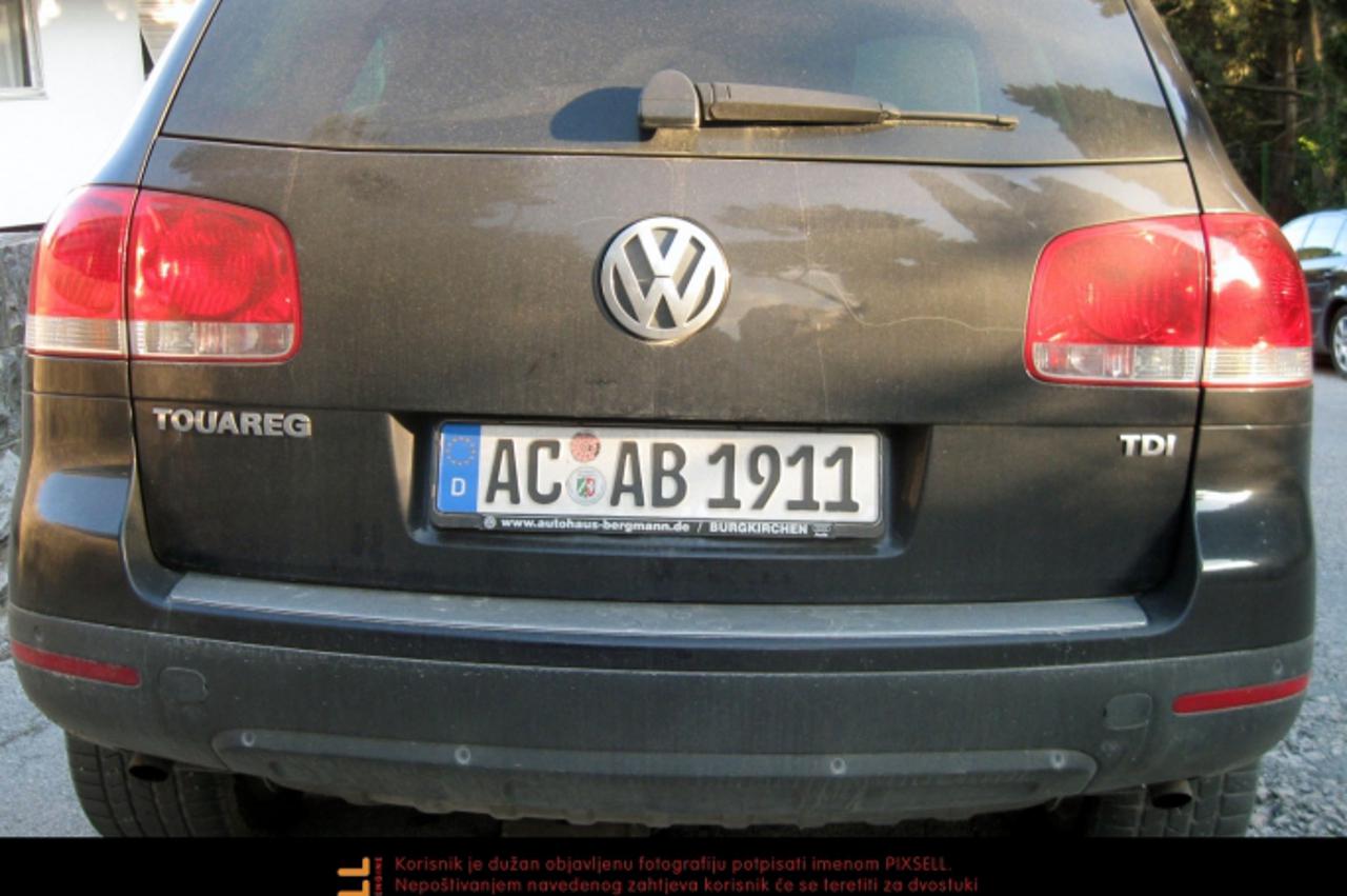 '18.03.2010.,Split - Ispisivanje kratice A.C.A.B. \\u0096 All Cops Are Bastards (Svi policajci su gadovi) zabranjeno je gotovo u cijelom svijetu, no unatoc toj cinjenici automobil sa spornim sloganom 