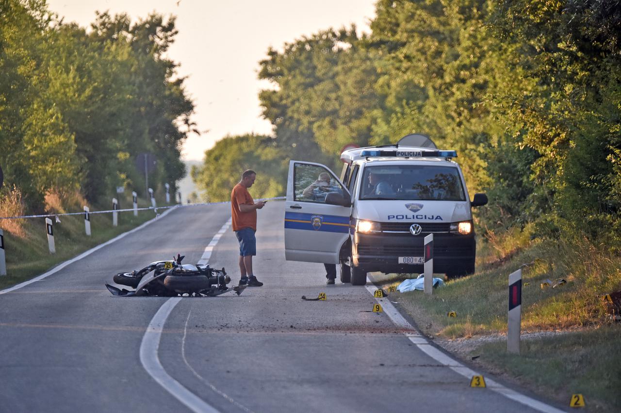 Na cesti Vodnjan - Bale smrtno stradao motociklist nakon slijetanja s ceste