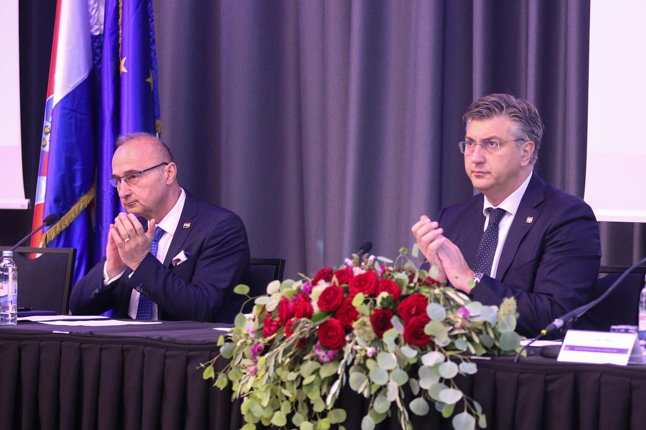 Predsjednik Vlade Andrej Plenković sudjelovao je na Savjetu Vlade RH za Hrvate izvan RH