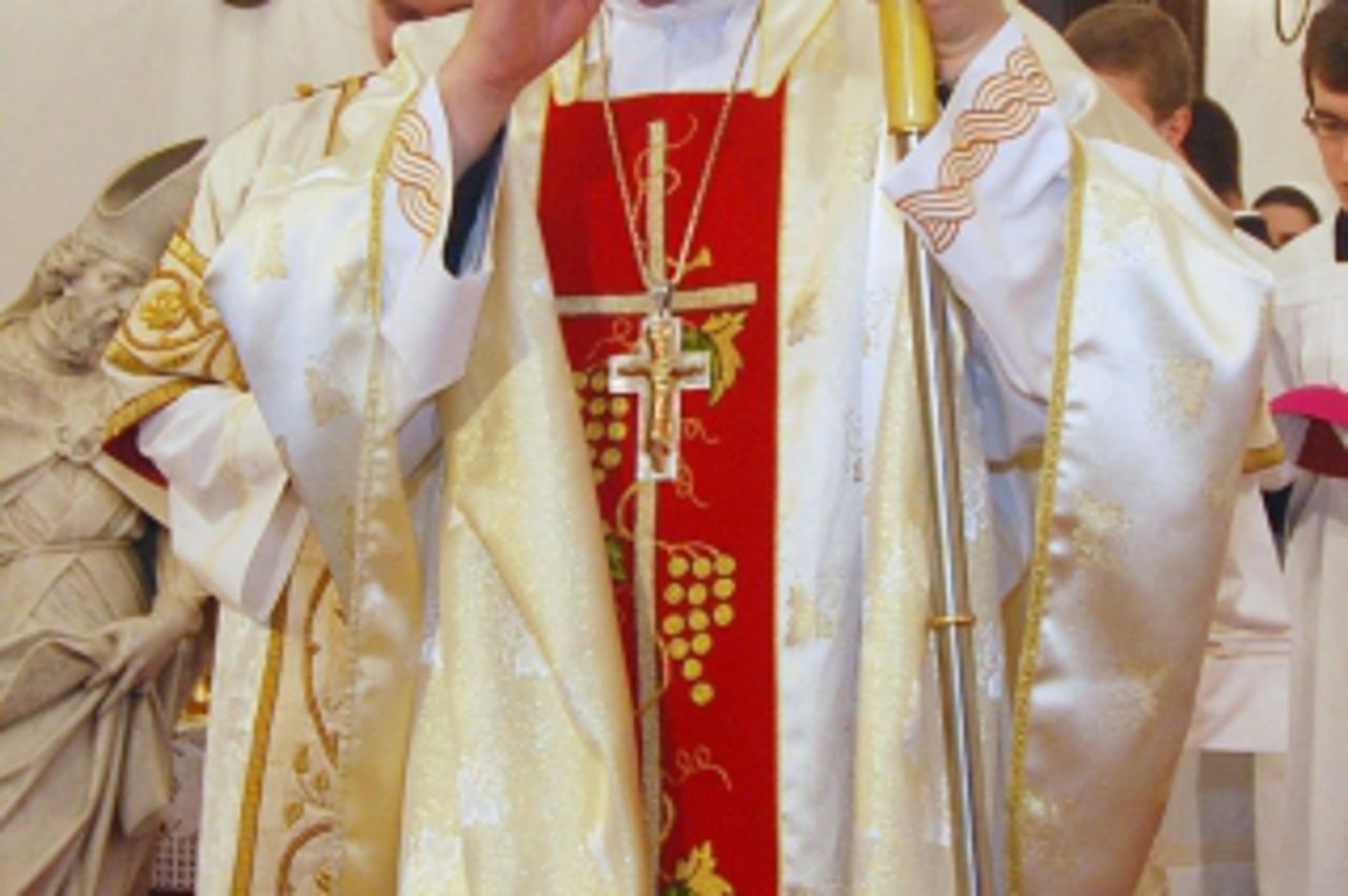 \'23.12.2010., Sisak - Sisacki biskup msr.Vlado Kosic - ARHIVA. Photo:Nikola Cutuk/PIXSELL\'