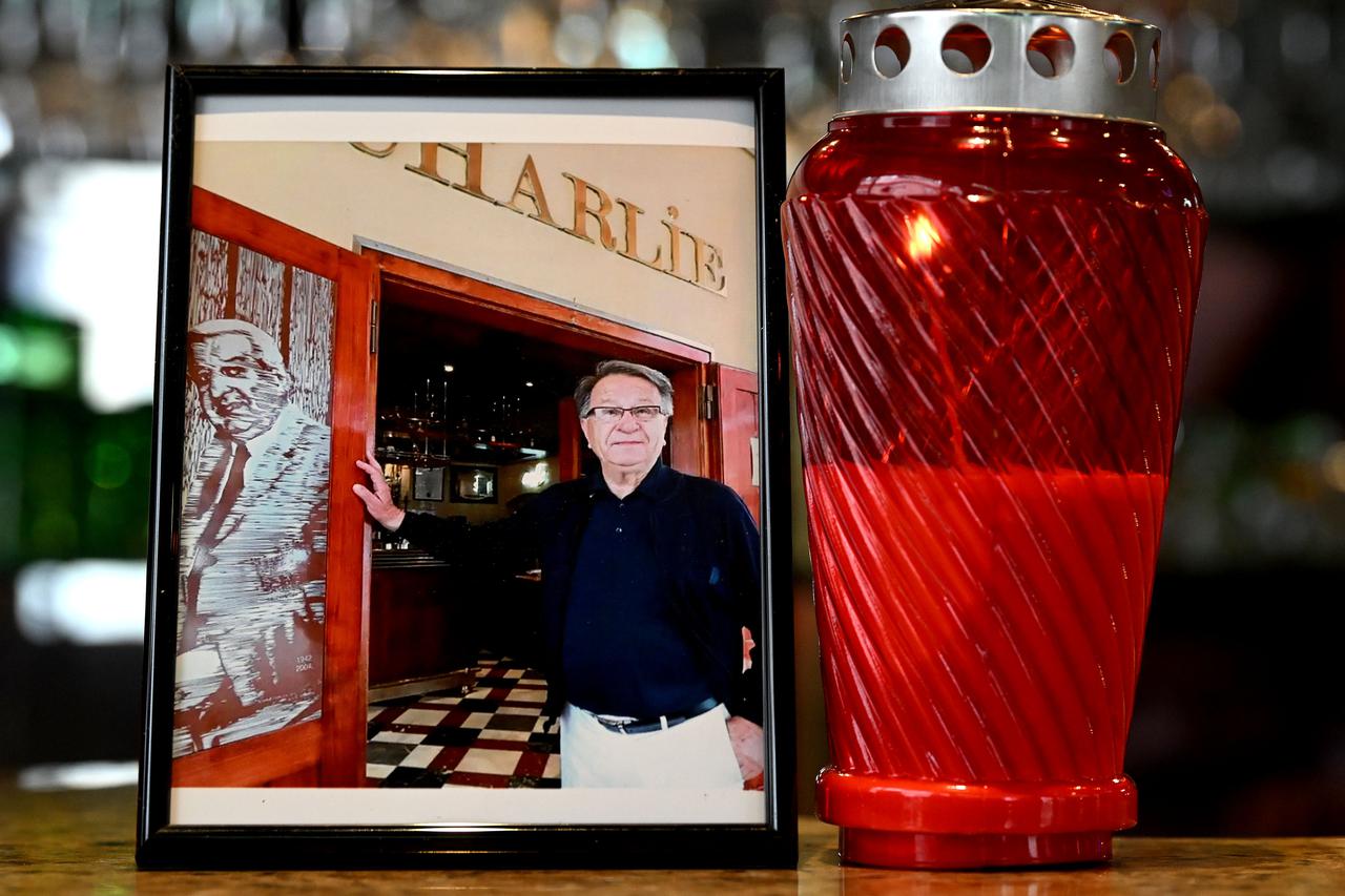 Zagreb: Kava i lampion na mjestu gdje je Ćiro Blažević boravio u kafiću Charlie