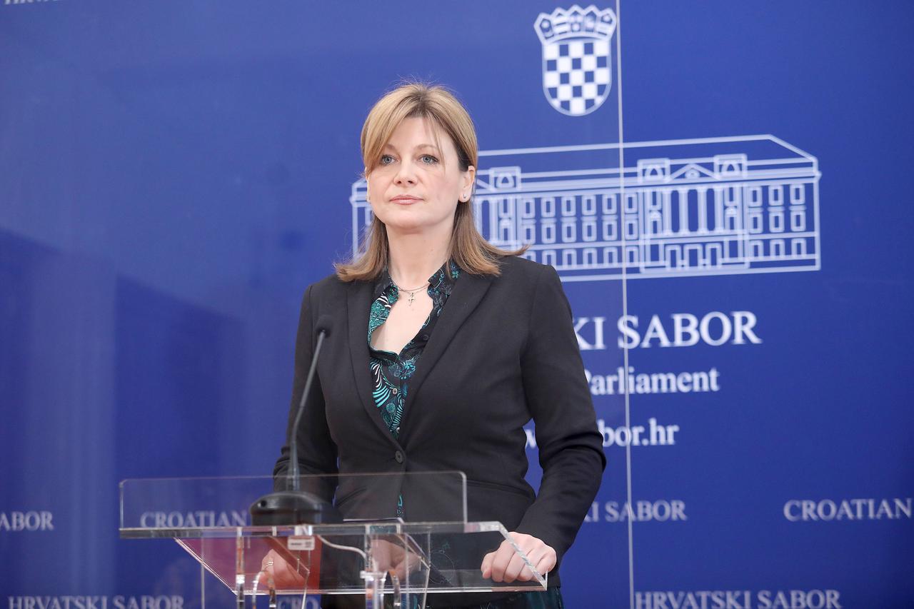 Zagreb: Karolina Vidović Krišto održala konferenciju za medije u Saboru