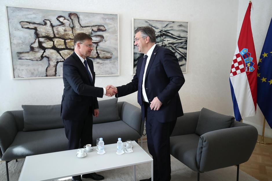 Zagreb: Predsjednik Vlade Andrej Plenković primio je izvršnog potpredsjednika Europske komisije za gospodarstvo u interesu građana