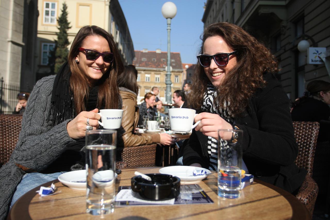 08.02.2011. Bogoviceva, Cvjetni trg, Zagreb - Ispijanje kave po suncanom vremenu na zagrebackoj spici. Photo: Boris Scitar/PIXSELL