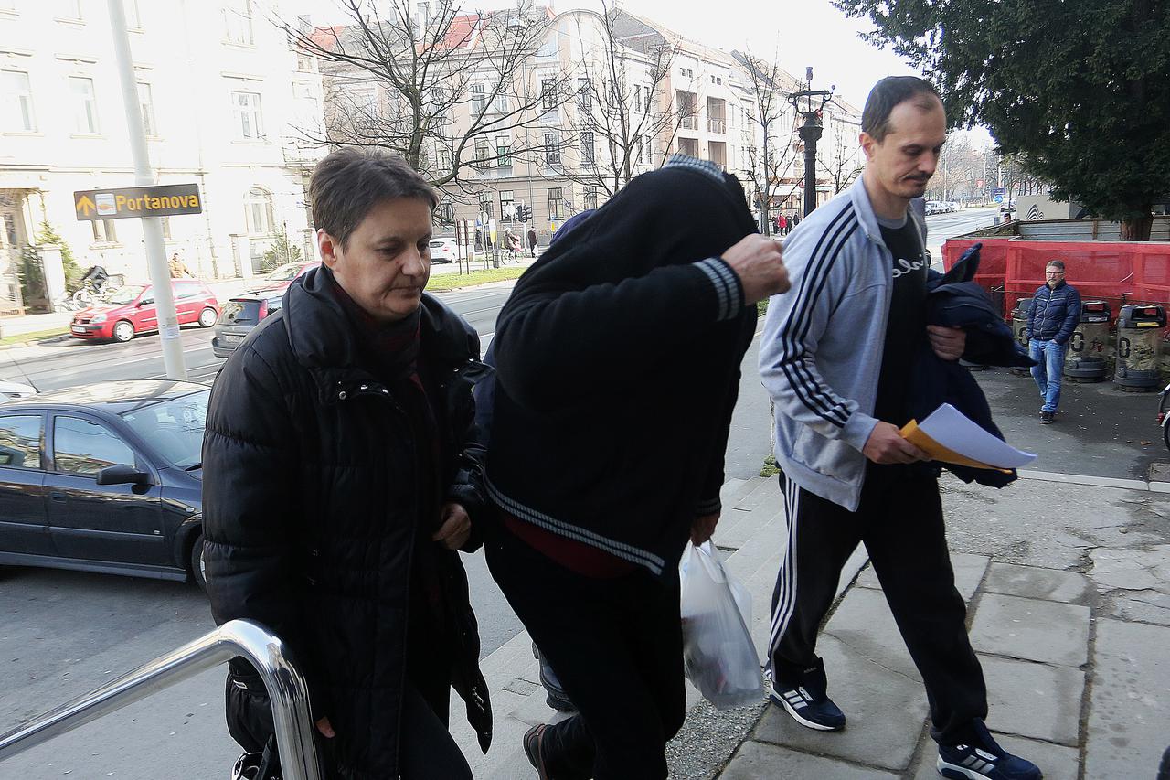 11.02.2016., Osijek - Istraznom sucu dovedene cetiri osobe koje su osumnjicene za malverzacije s osiguiranjima. Photo: Marko Mrkonjic/PIXSELL