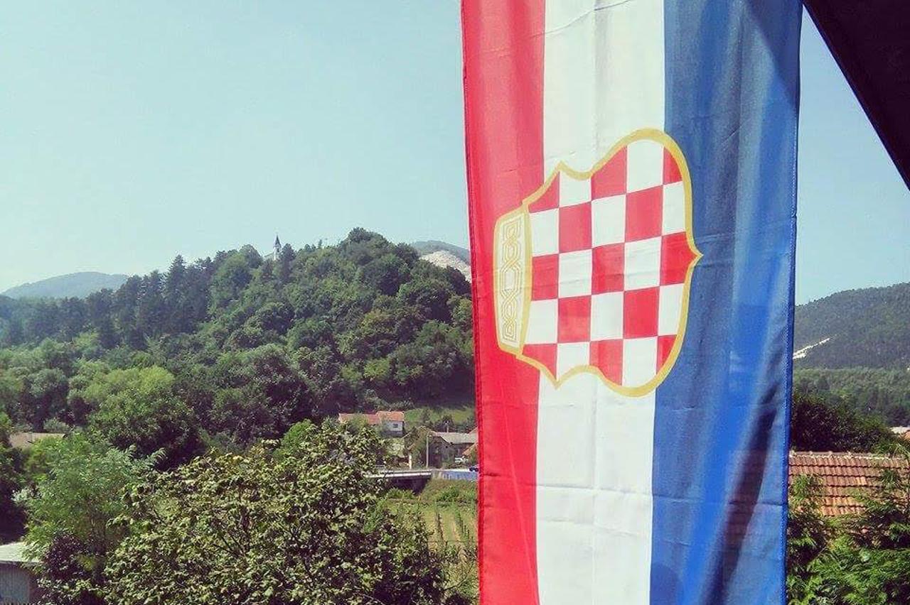 puzza pobjednica i zastava bosna
