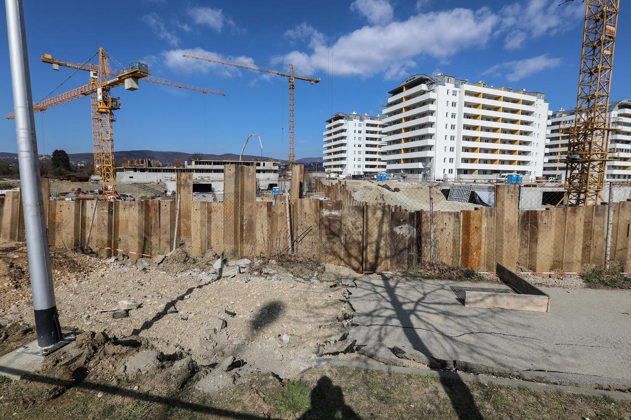 Zagreb: Prilikom radova u Španskom urušilo se desetak metara pješačkog nogostupa