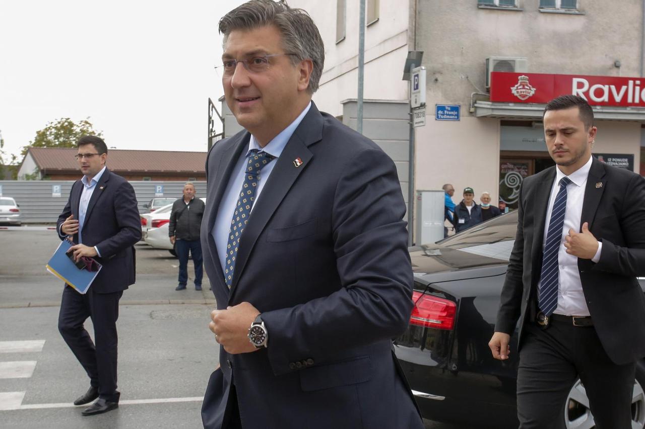 Našice: Andrej Plenković susreo se s gradonačelnikom Miletićem i županom Anušićem