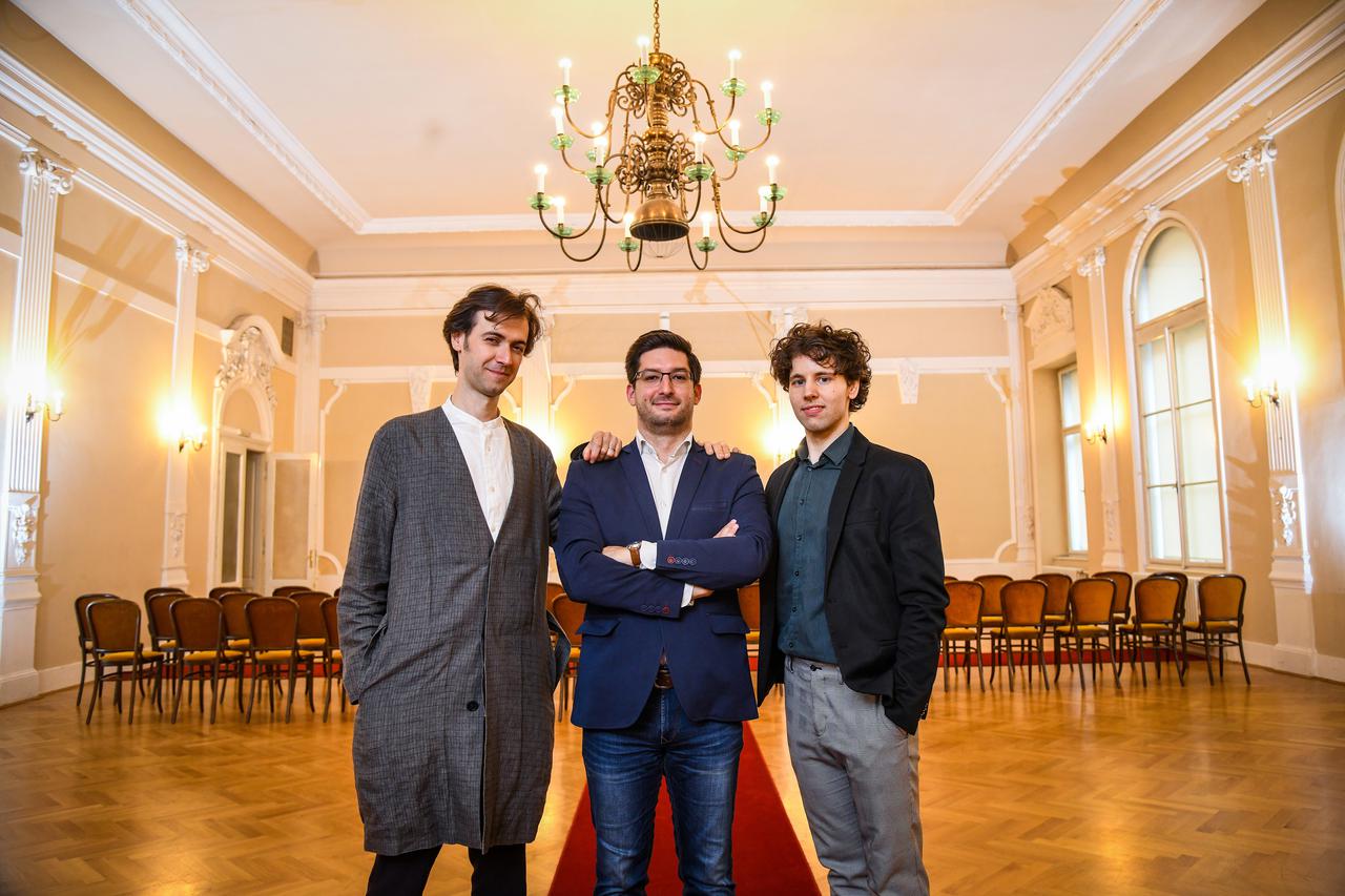 Glazbenici Aljoša Jurinić, Petrit Ceku i Danijel Gašparović