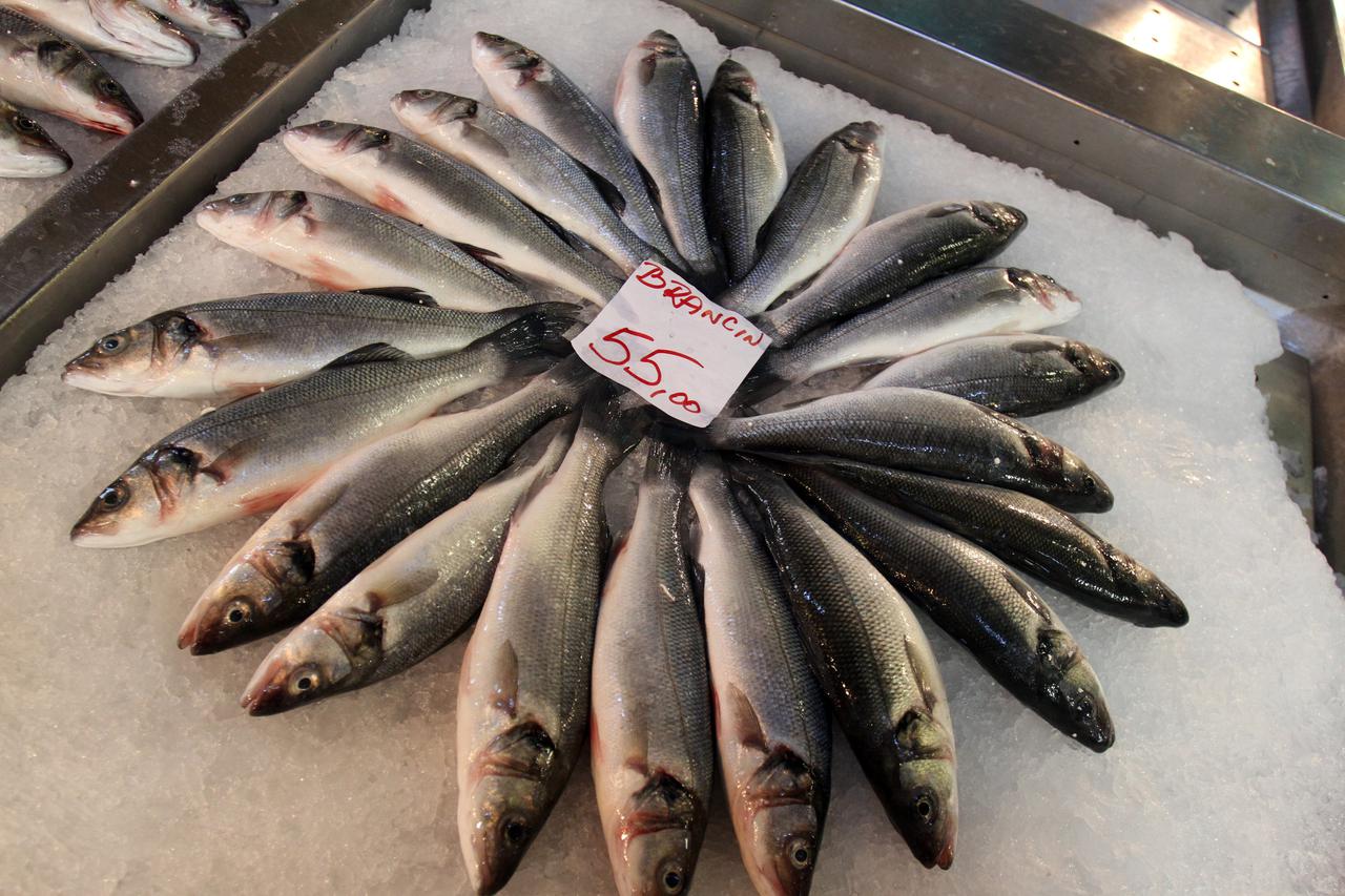 11.08.2015., Rijeka - Ponuda svjeze ribe u ribarnici na gradskoj trznici. Brancin 55 kn za kg. Photo: Goran Kovacic/PIXSELL