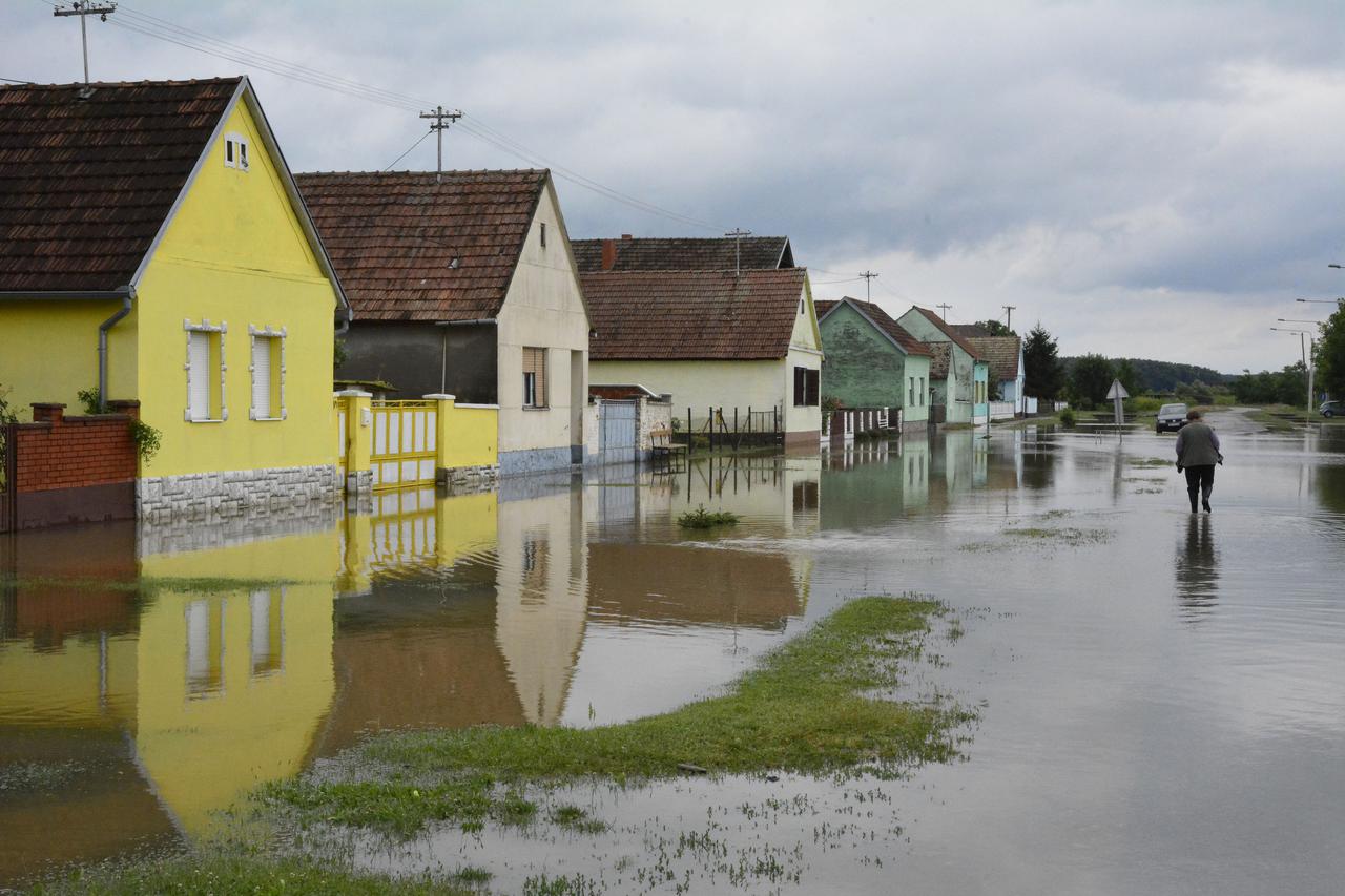17.07.2016., Jelisavac - Mjestane Jelisavca pokraj Nasica niti ova poplava nije zaobisla. Kazu da 
