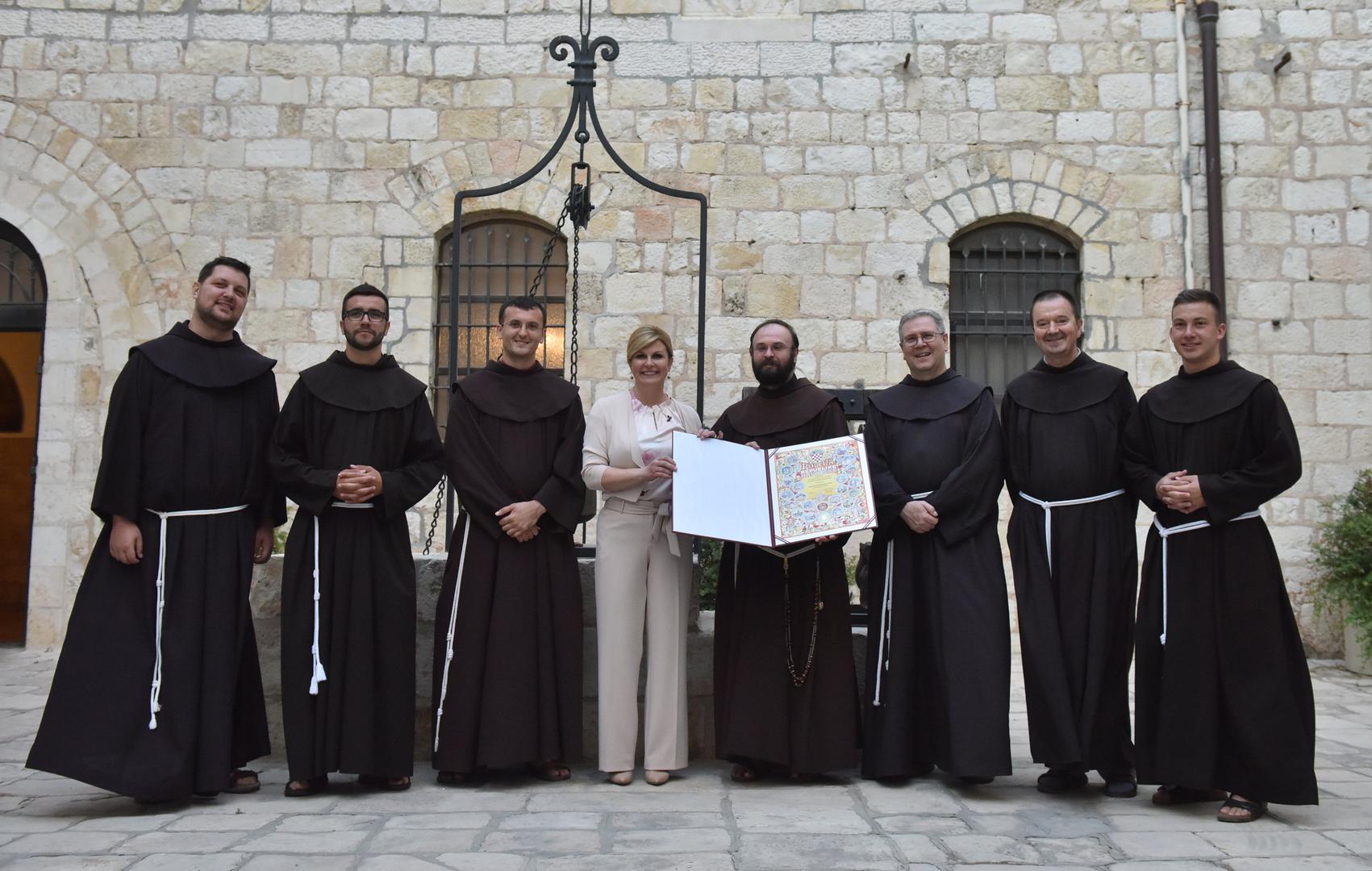 Predsjednica obišla Sveti grob, Kalvariju i Franjevački samostan  