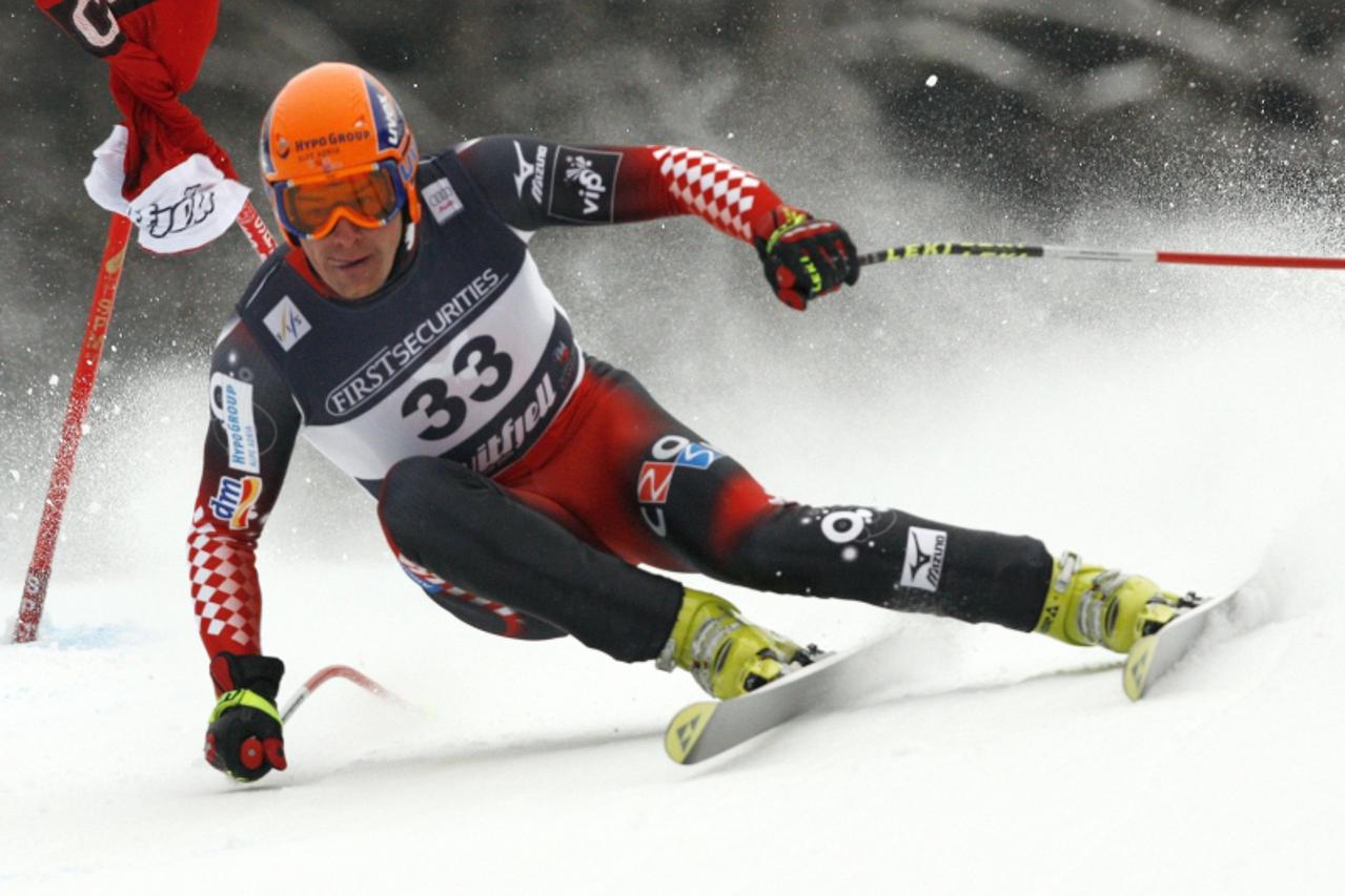 \'Ivica Kostelic of Croatia skis during the men\'s Alpine Skiing World Cup Downhill race in Kvitfjell March 6, 2009.  REUTERS/Wolfgang Rattay (NORWAY)\'
