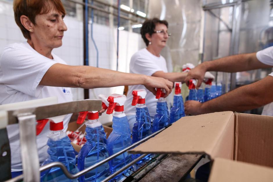 Zagreb: Proizvodnja Sanitara u tvornici Labud