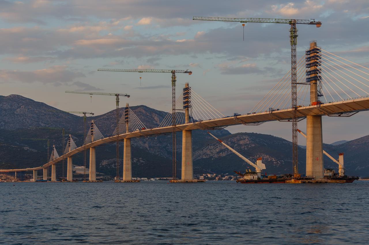 Nastavljaju se radovi na izgradnji Pelješkog mosta