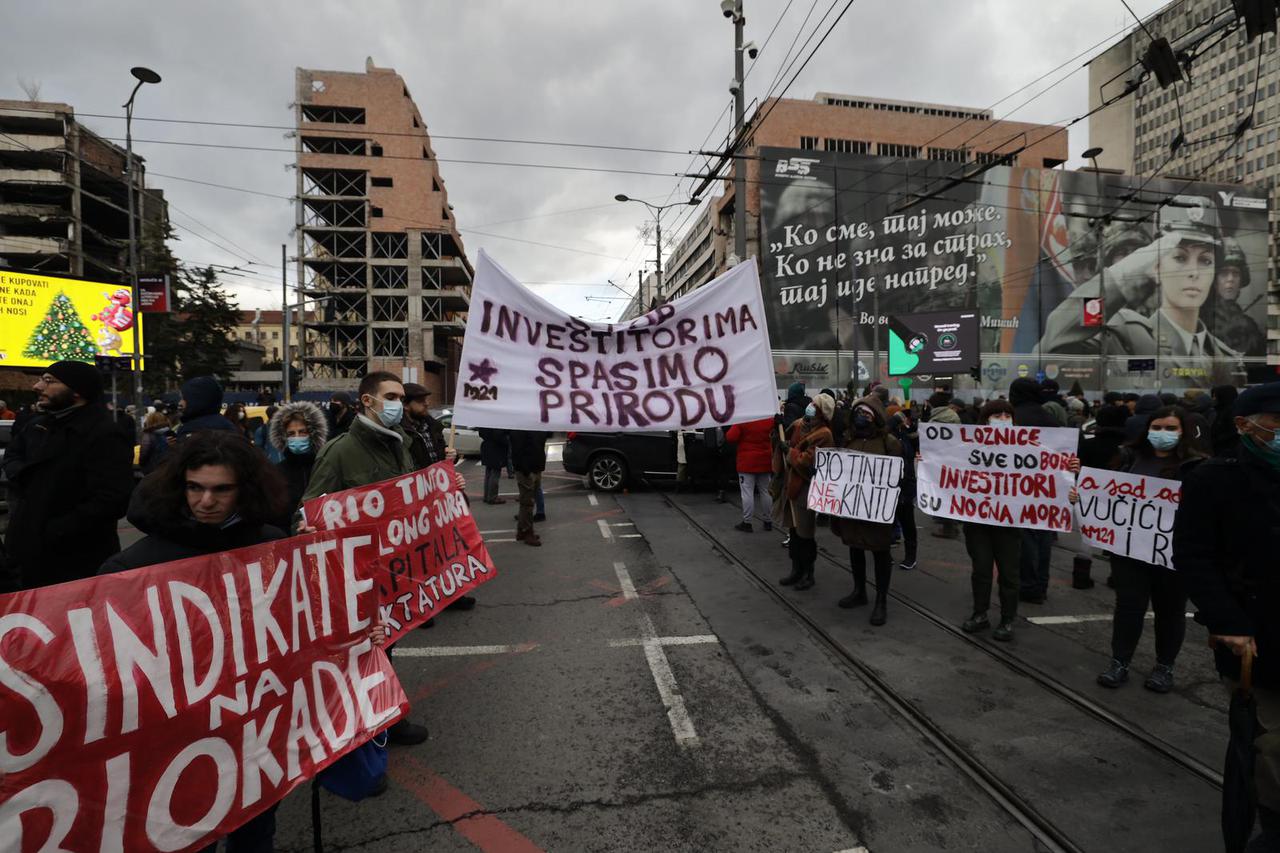 Beograd: Građani prosvjeduju ispred sjedišta Vlade protiv kompanije Rio Tinto čije bi posljedice mogle dovesti do zagađenja