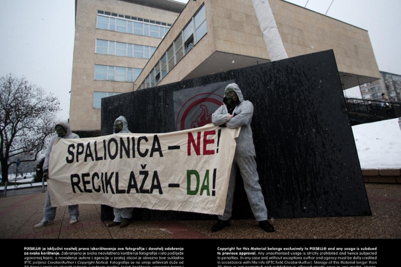 '13.02.2013., Zagreb - Performans Zelene akcije ispred Gradskog poglavarstva protiv spalionice otpada u Dumovcu. Photo: Daniel Kasap/PIXSELL'