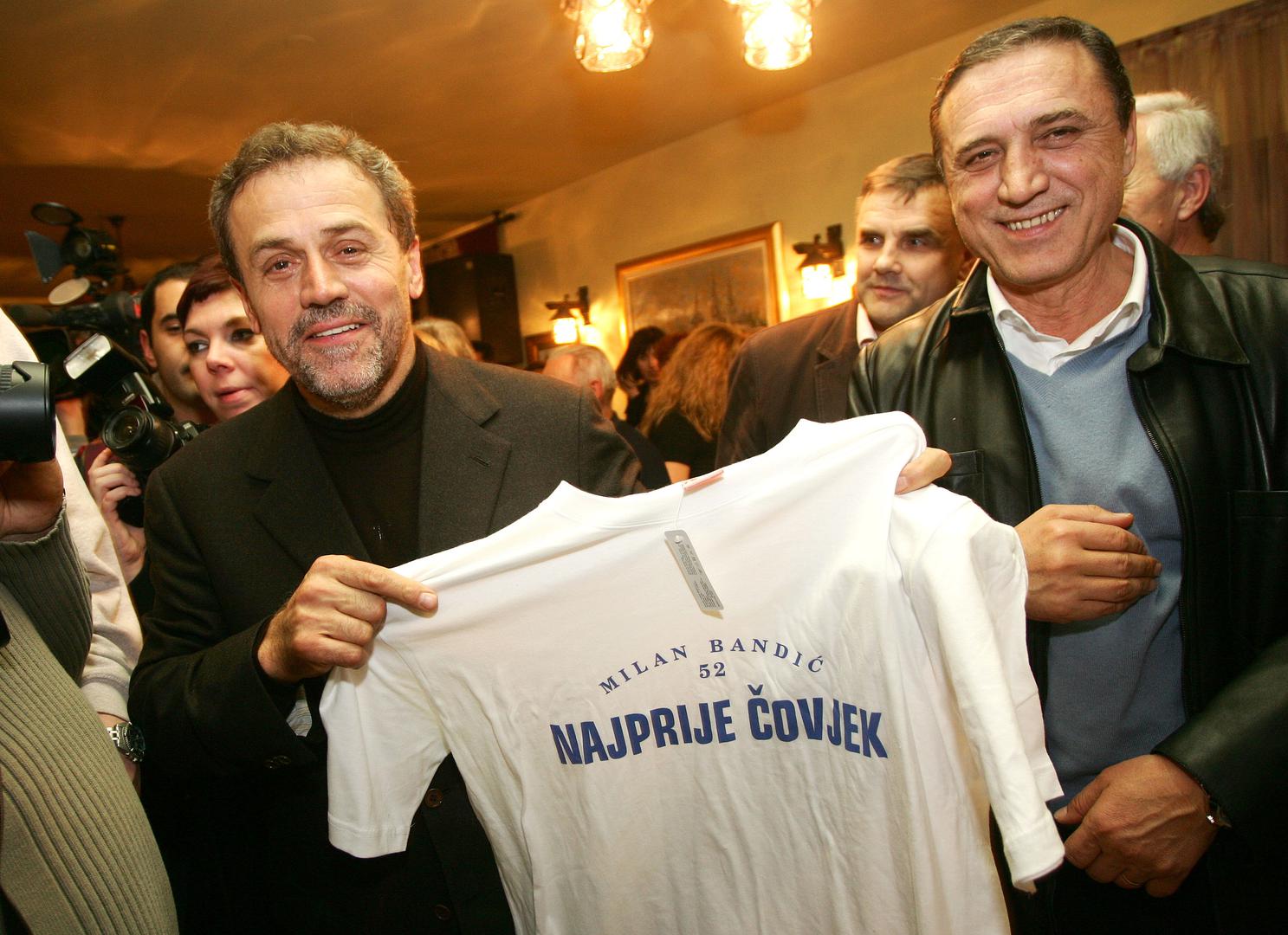 22.11.2007. Zagreb - U restoranu Skenderica gradonačelnik Milan Bandić s prijateljima je tada proslavio svoj 52. rođendan