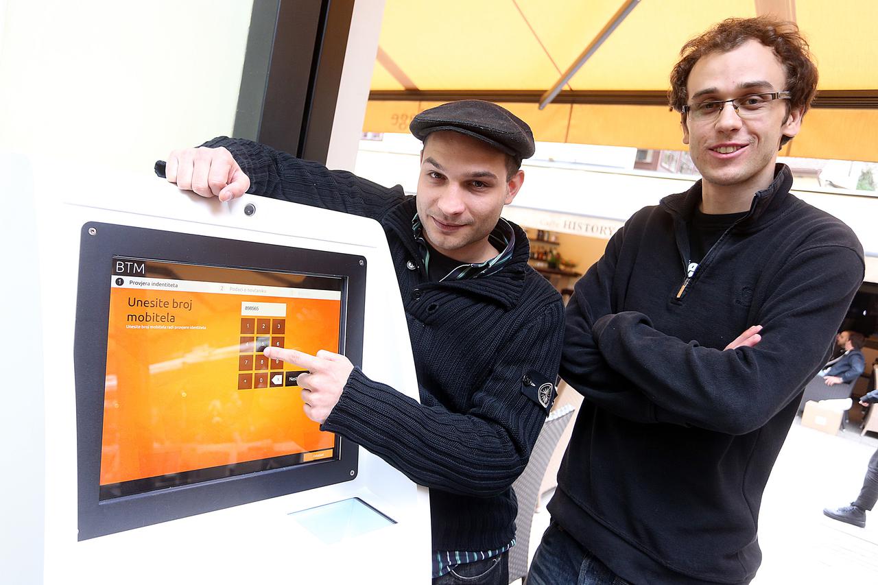 25.09.2014., Zagreb - Vedran Kajic i Ivan Simurina inicirali su postavljanje prvog Bitcoin bankomata u Zagrebu koji se nalazi u Tkalcicevoj ulici. 