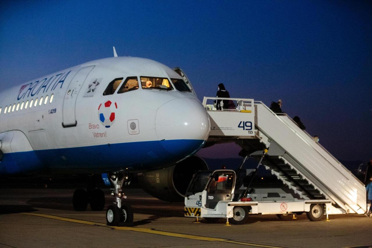 Drugi zrakoplov s hrvatskim državljanima stigao iz Amsterdama