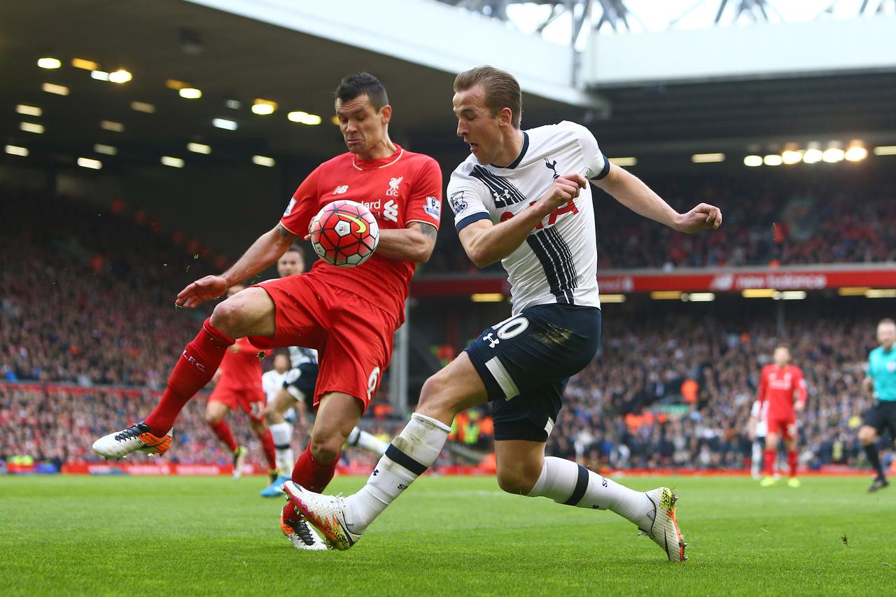 Tottenham's Harry Kane attempts to put a cross in past Dejan Lovren of Liverpool during the Barclays Premier League match at the Anfield. Photo credit should read: Philip Oldham/Sportimage via PA Images/Photo: Press Association/PIXSELL