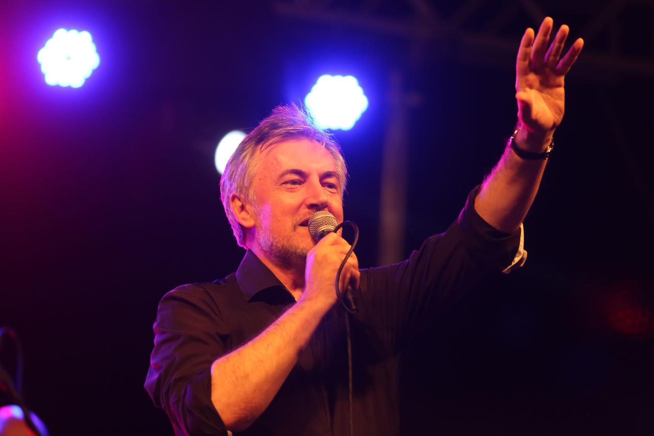 Predsjednički kandidat Miroslav Škoro održao koncert povodom Dana općine