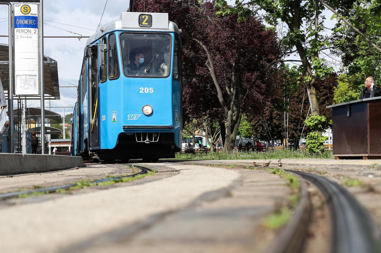 Zagreb: Najstariji tramvaj u redovnom tramvajskom prometu broji 46 godina, a vozi na liniji 2