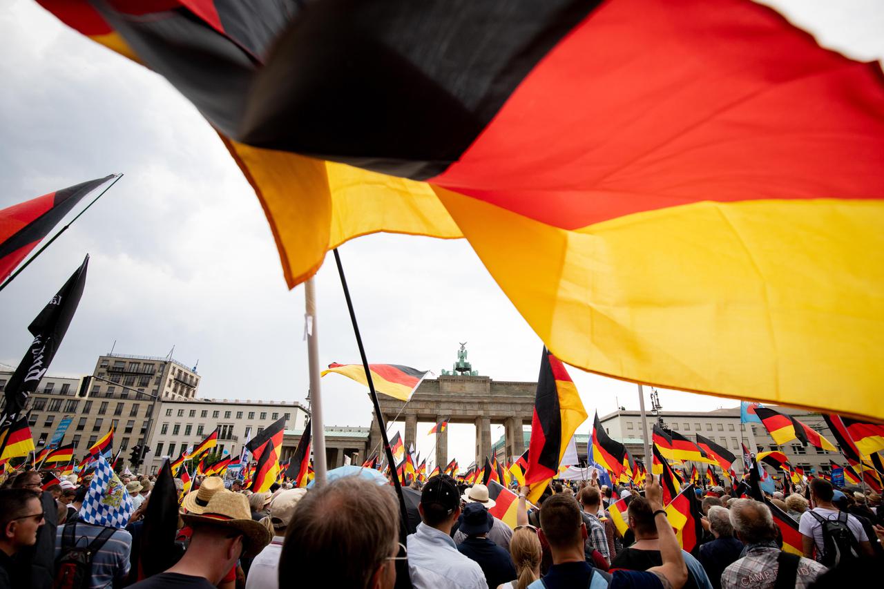 Berlin: Prosvjedi pristaša najveće oporbene stranke AfD protiv vlade Angele Merkel