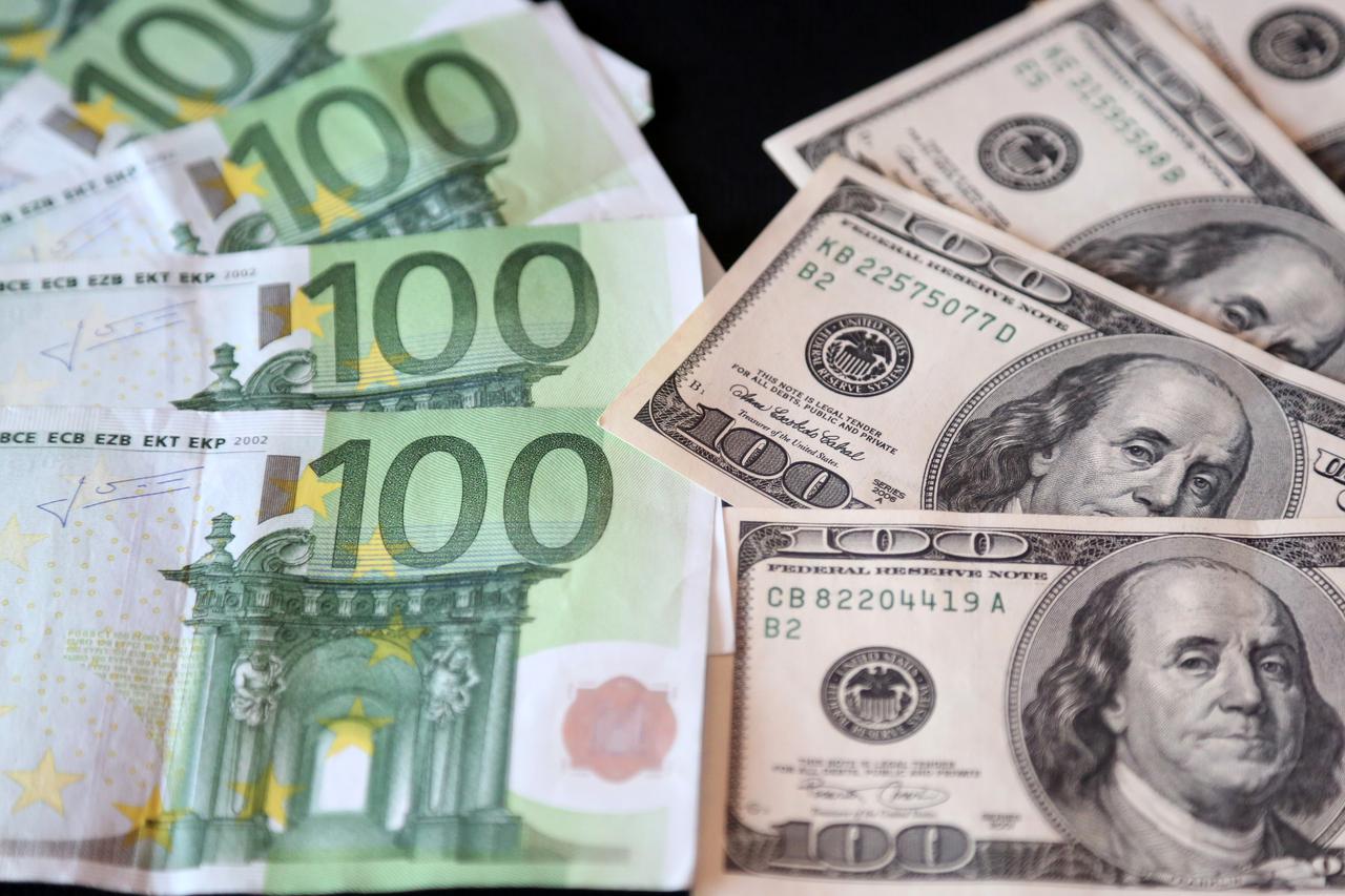 Vrijednost eura i ameri?kog dolara gotovo izjedna?ena