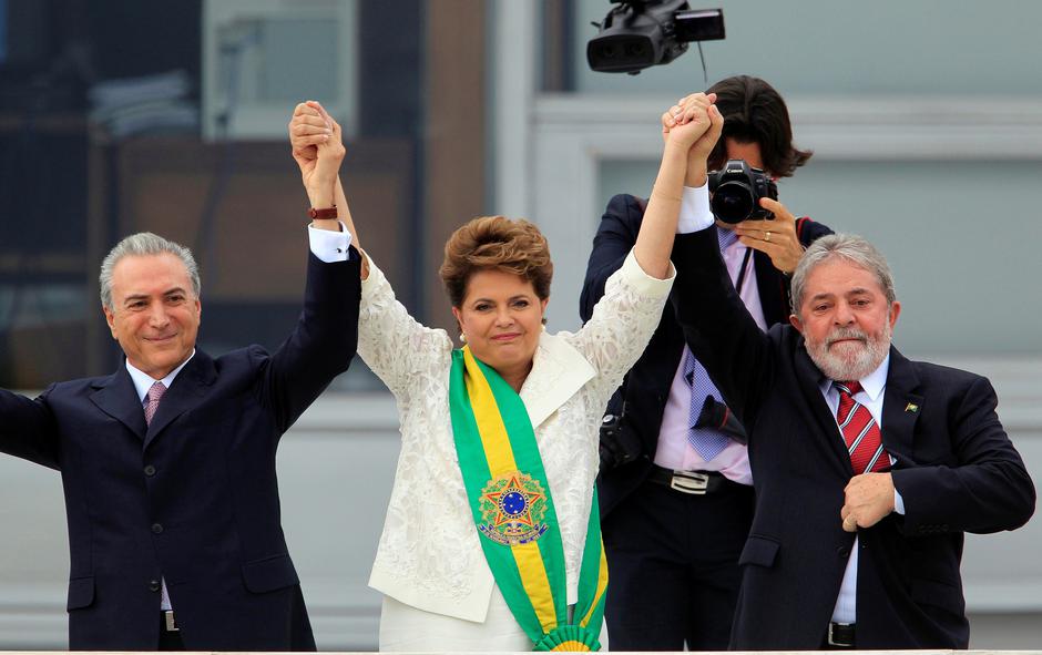 Predsjednica Dilma Rousseff zamijenila je Lulu 2011. godine. Vodila je zemlju dok je nisu svrgnuli u parlamentu 2016. godine