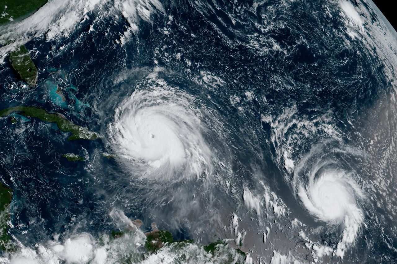Uragani Irma (lijevo) i Jose