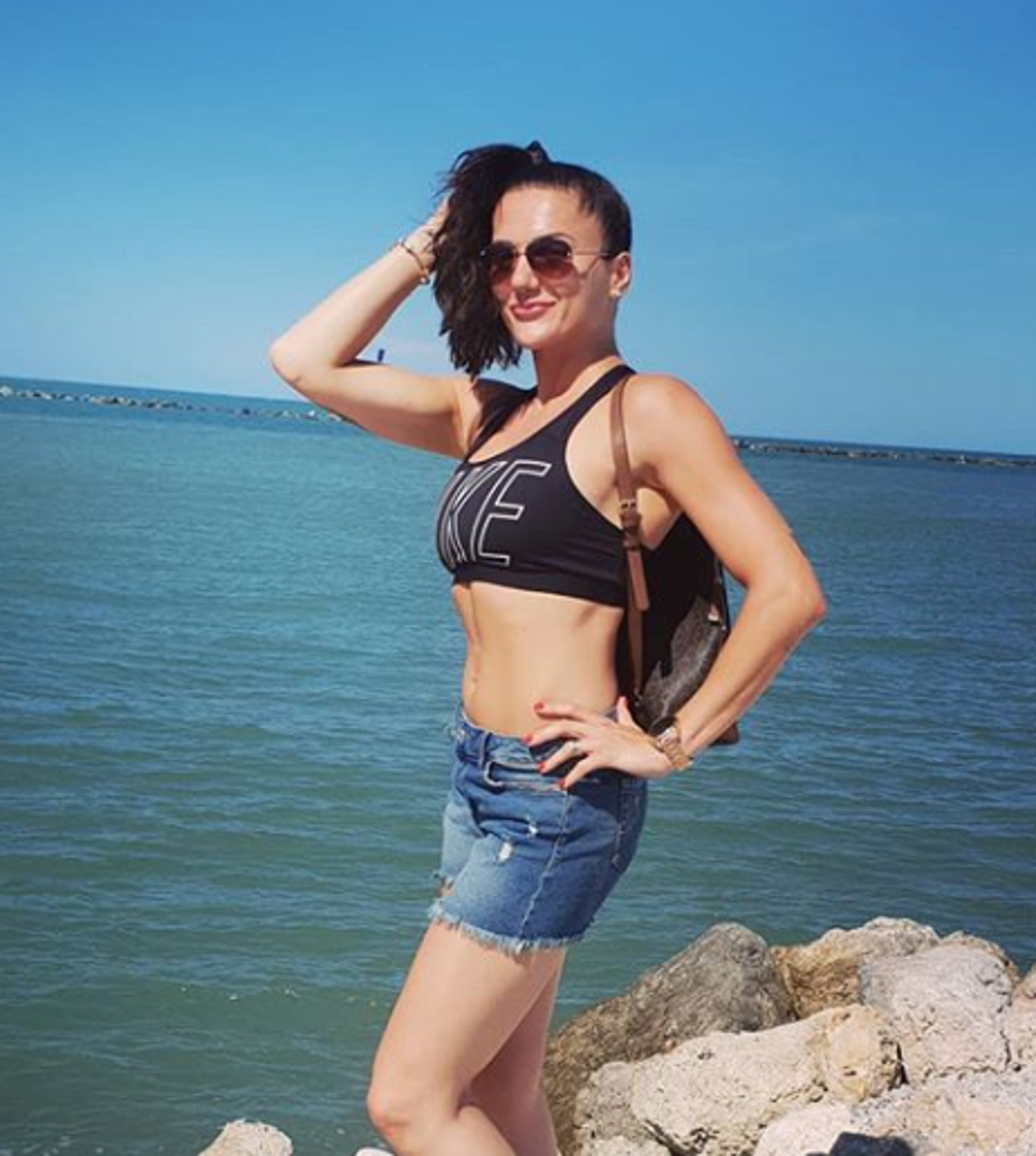 Poljskia svjetska prvakinja u boksu Ewa Brodnicka (34), koja je neporažena u 16 borbi, priznala je da je zainteresirana fotografirati se za Playboy.