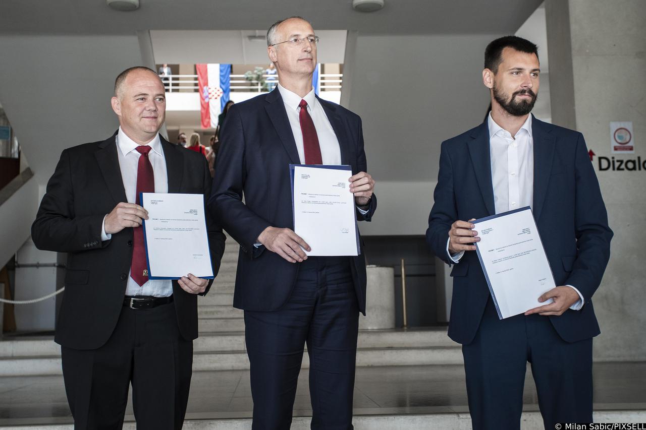 Split: Puljak, Ivošević i Kuzmanić službeno su podnijeli ostavke na svoje funkcije