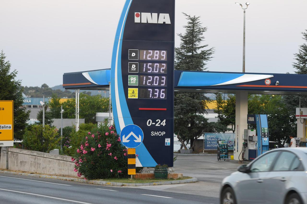 Od danas je gorivo jeftinije na svim bezinskim postajama 