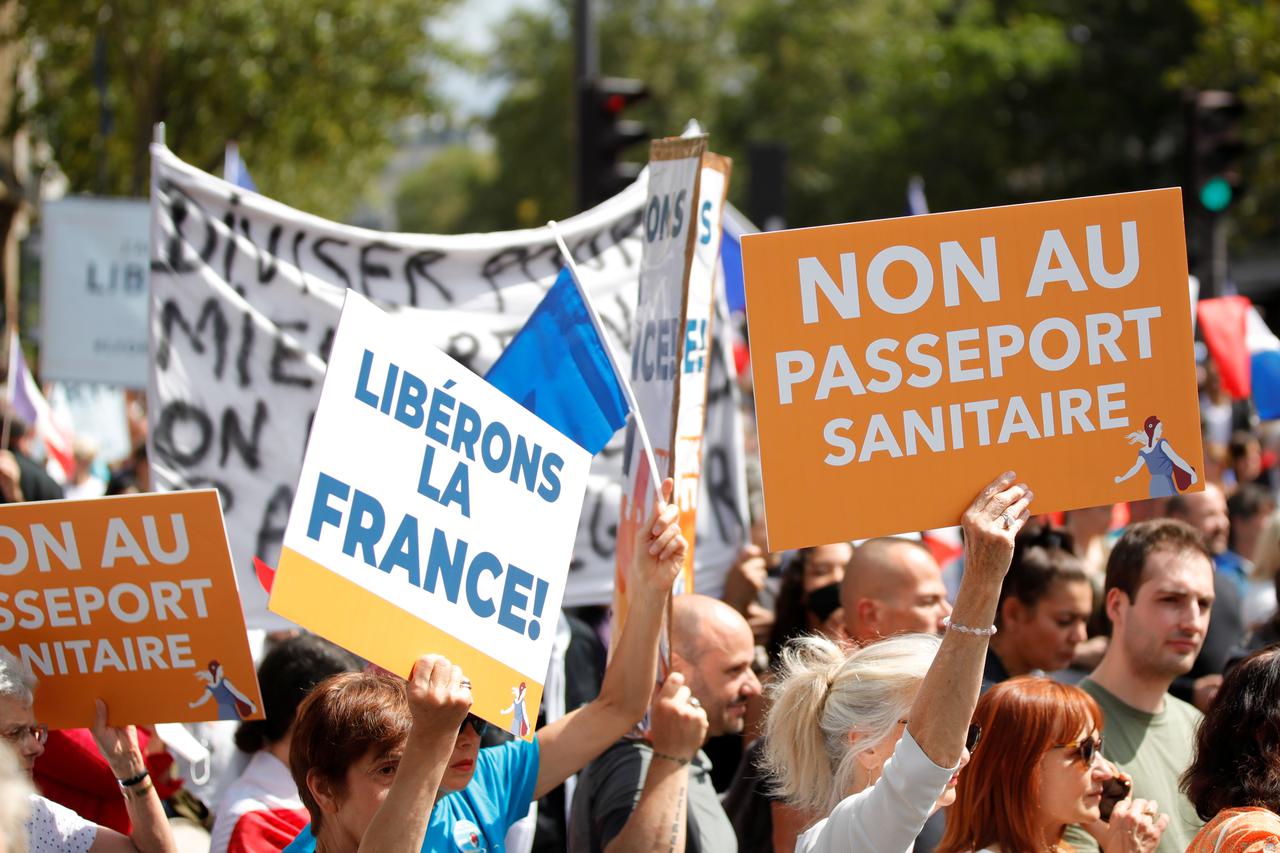 Francuzi prosvjeduju protiv COVID potvrda