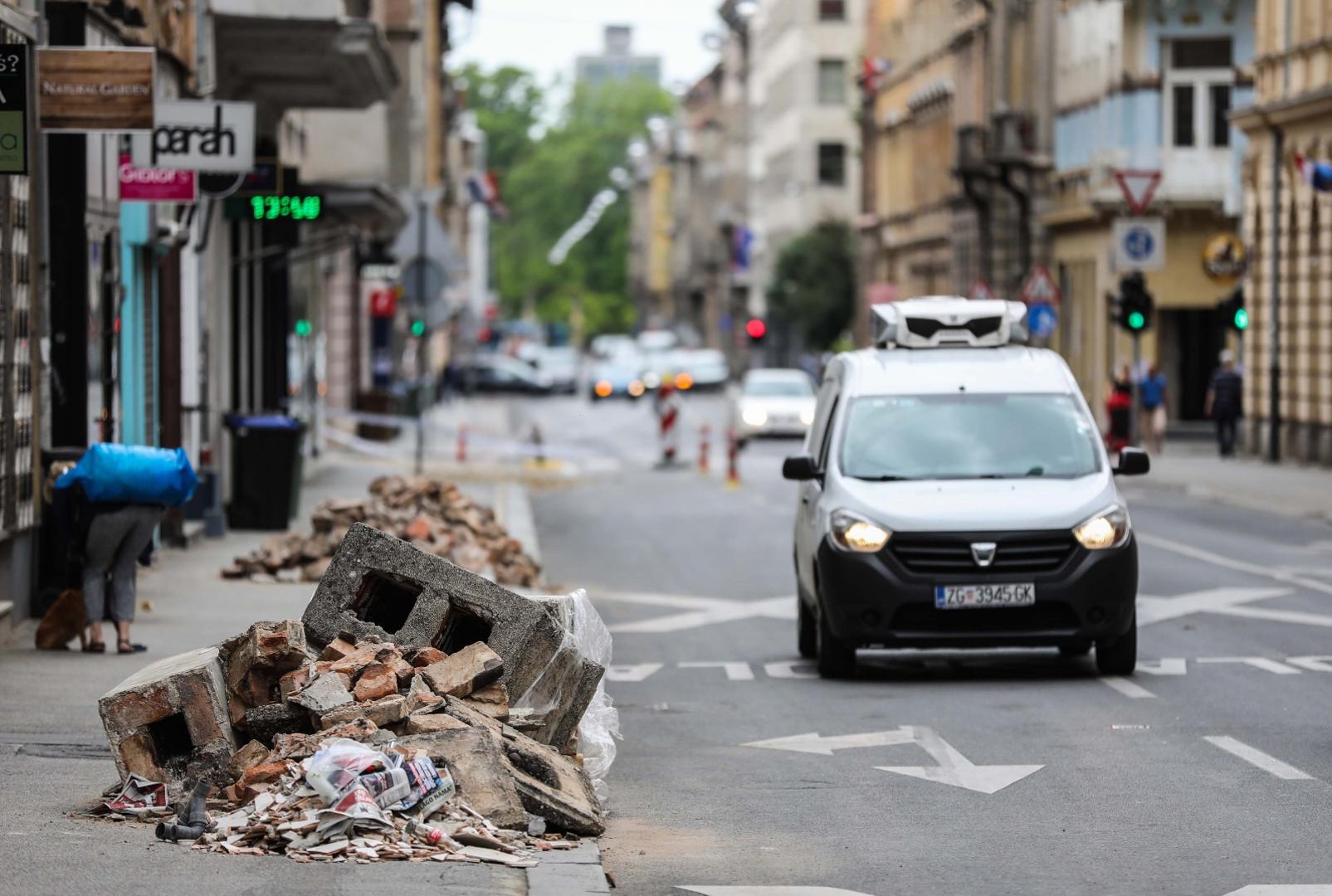 10.05.2020., Zagreb - Ostaci dimnjaka sa stambene zgrade u centru grada nakon potresa u Zagrebu 
Photo: Jurica Galoic/PIXSELL