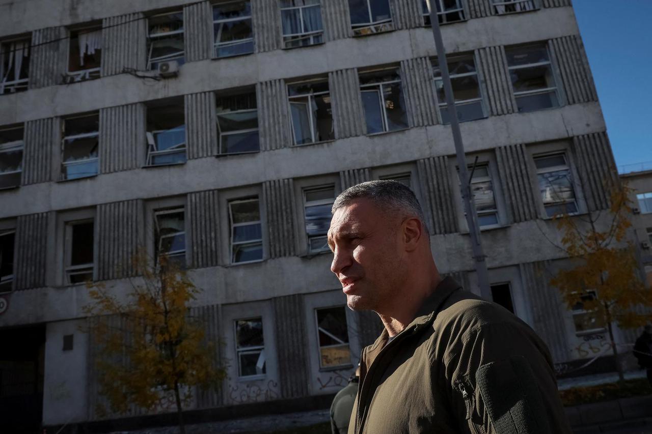 Kyiv Mayor Klitschko visits the place of morning Russian military strike in central Kyiv