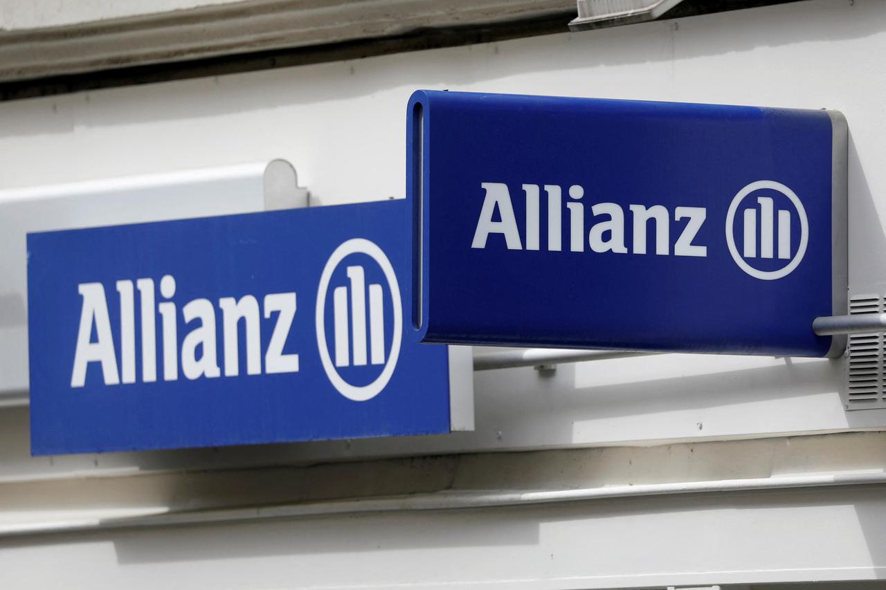 FILE PHOTO: The logo of Allianz is seen in Paris